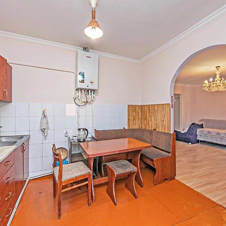 Super Location - Shared Bathroom And Kitchen Ereván Exterior foto